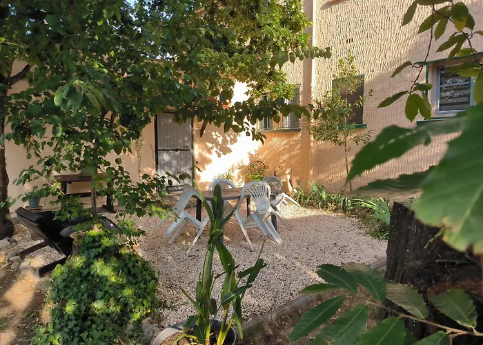 Location Saisonniere Curiste * Montesquieu (Pyrenees-Orientales)